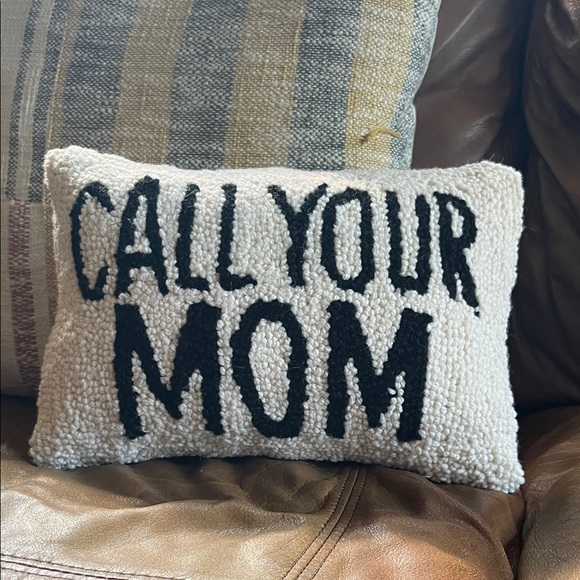 Other - LN Peking Handicraft Call Your Mom Black & White Wool Hooked Accent Pillow